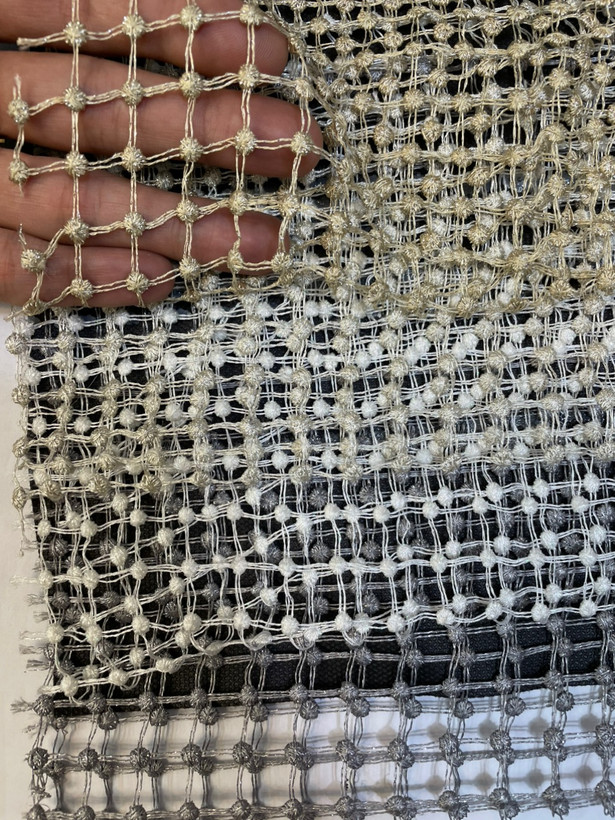 پرده دکور دانتل طرح سکه ای عرض 3 متر