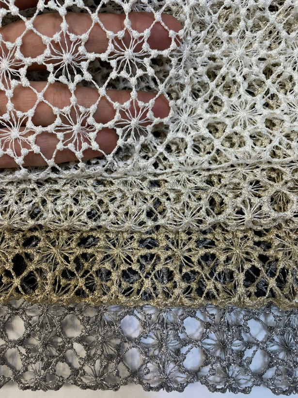 پرده دکور دانتل طرح سکه ای عرض 3 متر