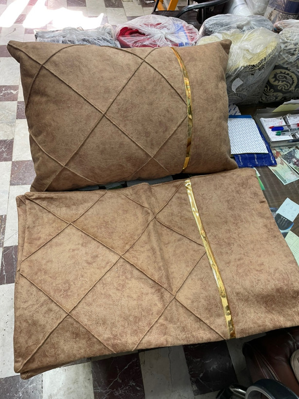روبالشتی طوسی تیره دورو 2عددی مخمل پورشه کالیفرنیا دو نوار دار